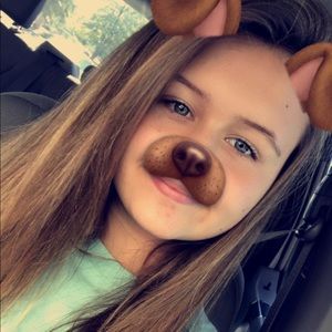 Meet your Posher, Chloe